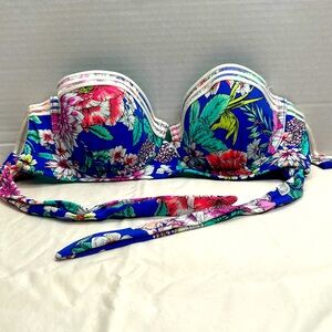 NWOT! Bikini top by SHADE & SHORE. *34D* Removable strap that ties around neck